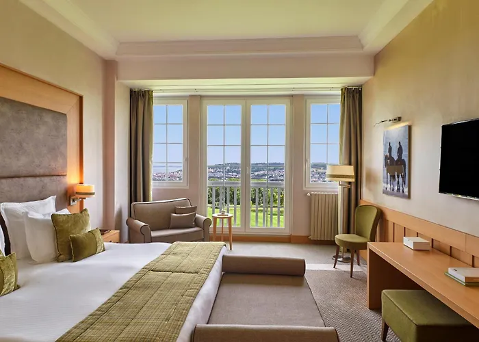 Hotel Barriere L'hotel Du Golf 4*