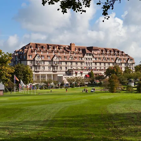 Отель Barriere L'hotel Du Golf 4*