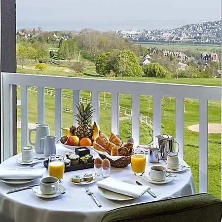 Hotel Barriere L'hotel Du Golf 4*