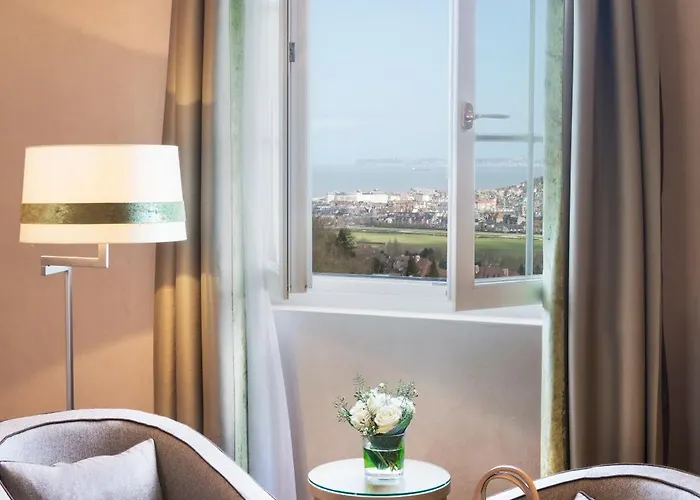 Отель Barriere L'hotel Du Golf