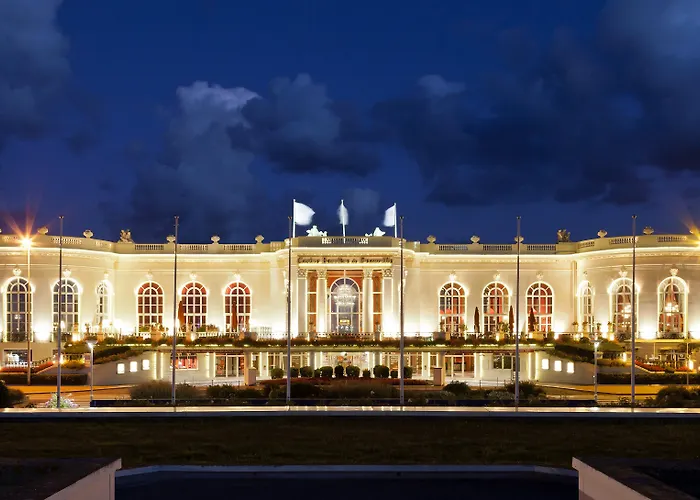 Отель Barriere L'hotel Du Golf Сент-Арну