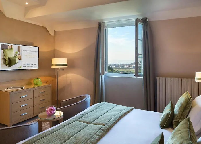 Отель Barriere L'hotel Du Golf